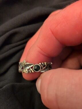 Silver Leaf Band Ring with Dark Green Stone